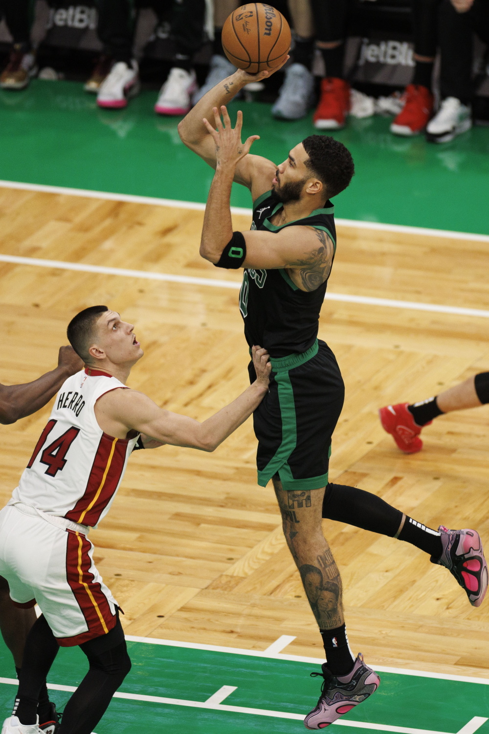 塔图姆迎来七赛季高光表现,热火球迷沸腾!的简单介绍 塔图姆迎来七赛季高光表现,热火球迷沸腾!的简单介绍